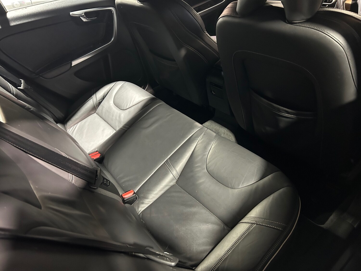 Used Volvo V60 2017 for sale - 77492859: Photo 8