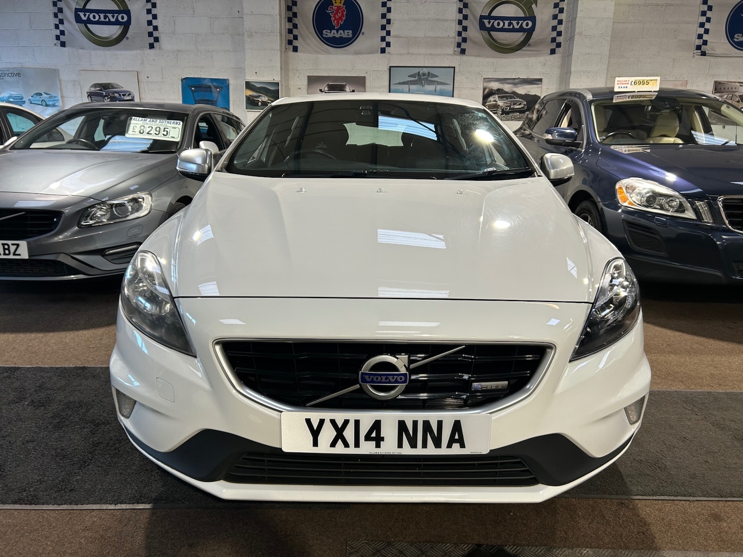 Used Volvo V40 2014 for sale - 77665148: Photo 2