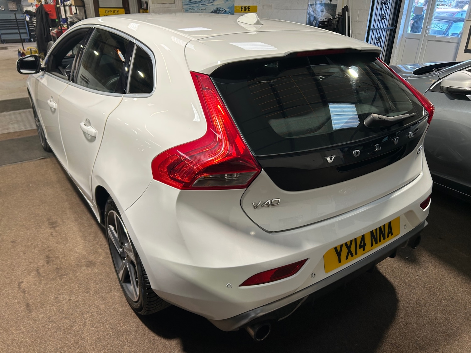 Used Volvo V40 2014 for sale - 77665148: Photo 4