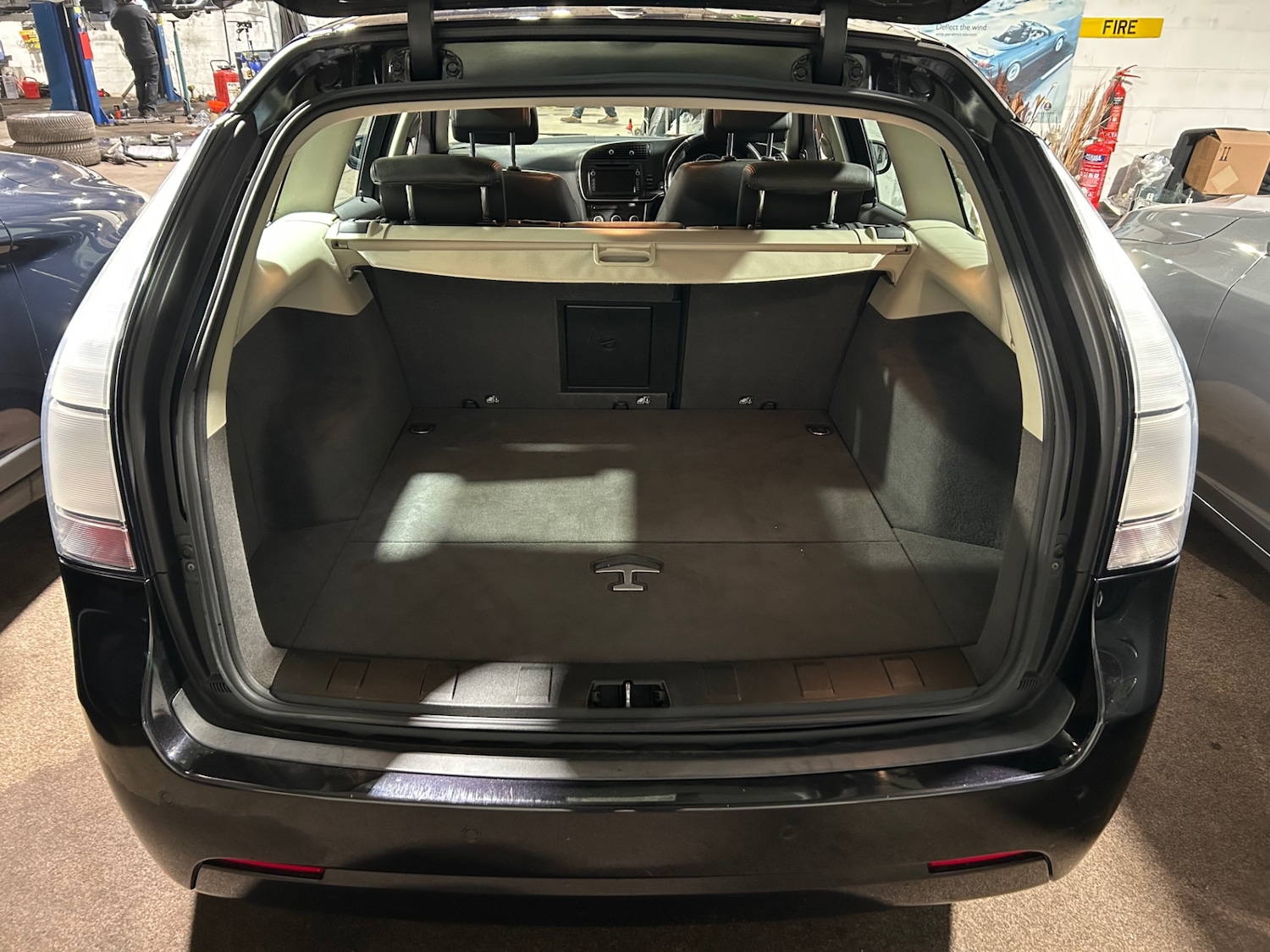 Used Saab 9-3 2011 for sale - 77679077: Photo 7