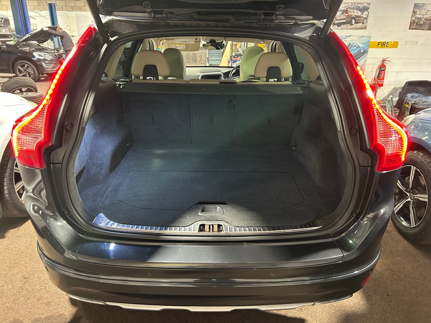 Used Volvo XC60 2014 for sale - 77353629: Photo 7