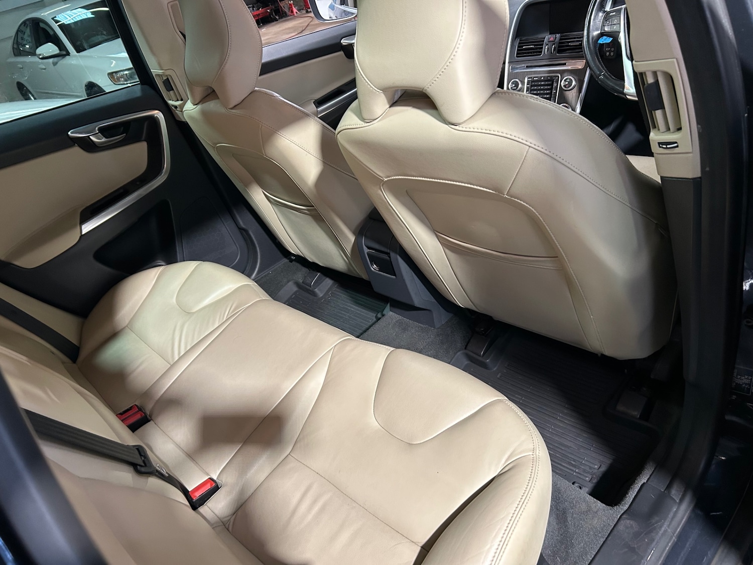 Used Volvo XC60 2014 for sale - 77353629: Photo 8