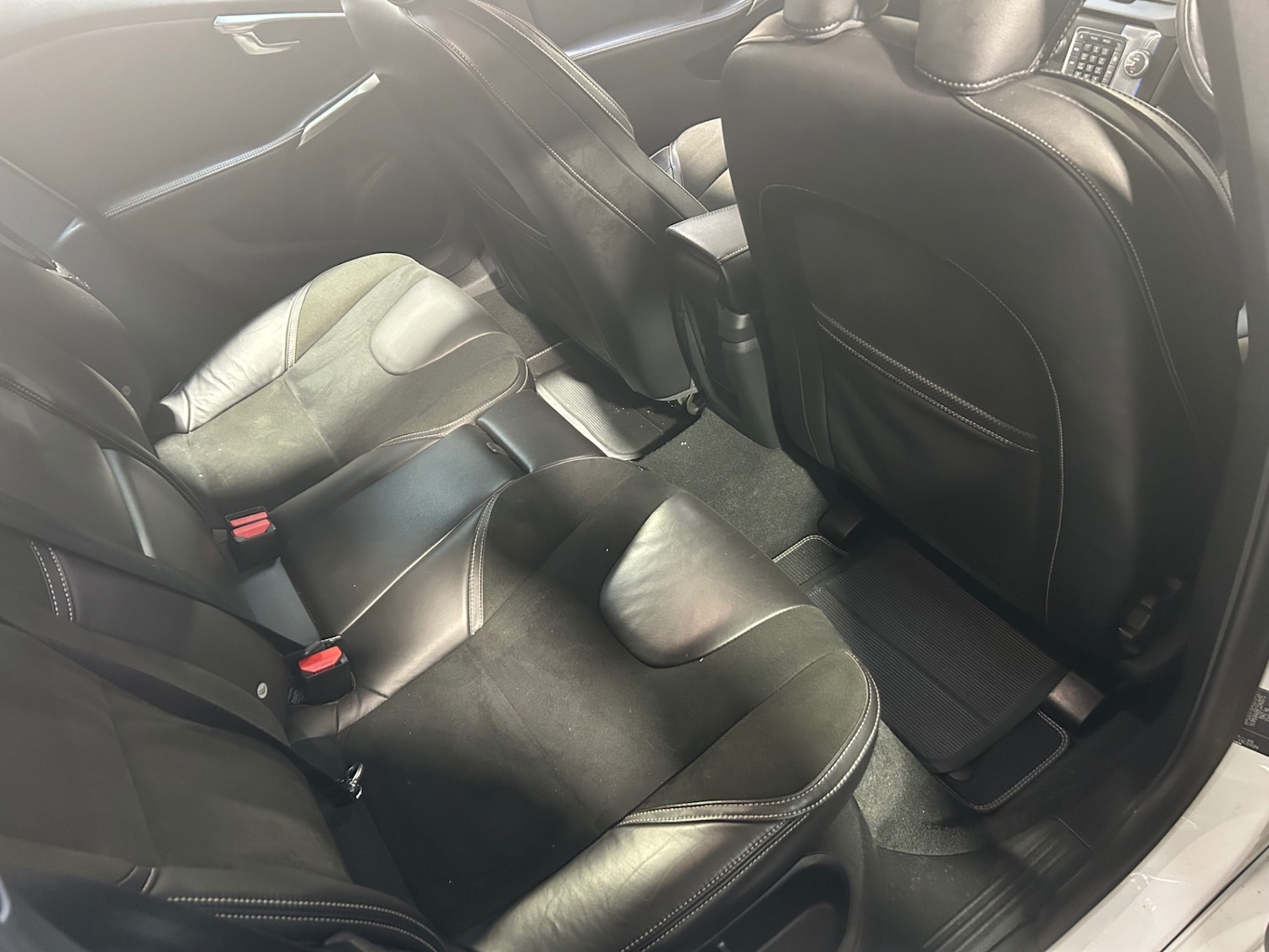 Used Volvo V40 2015 for sale - 78092905: Photo 8