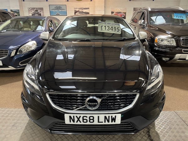 Used Volvo V40 2018 for sale - 70671470: Photo 2
