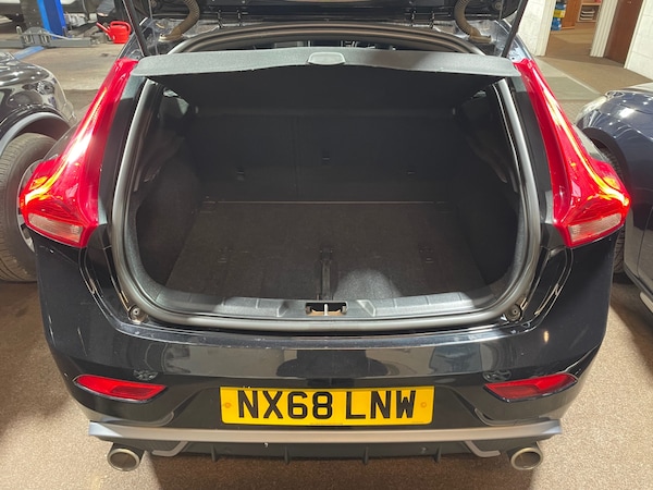 Used Volvo V40 2018 for sale - 70671470: Photo 7