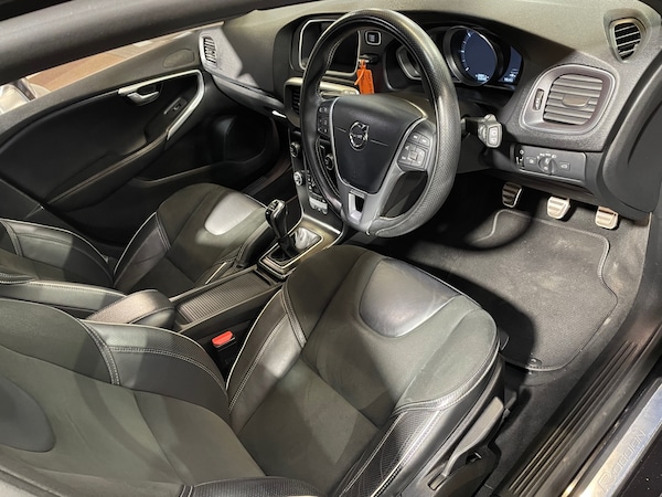 Used Volvo V40 2018 for sale - 70671470: Photo 9