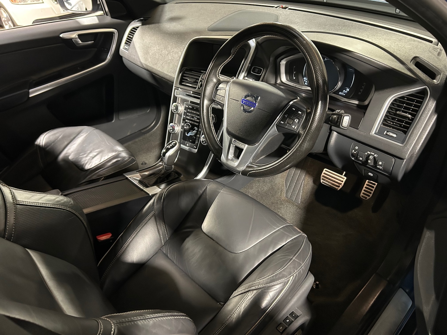 Used Volvo XC60 2017 for sale - 77300656: Photo 9