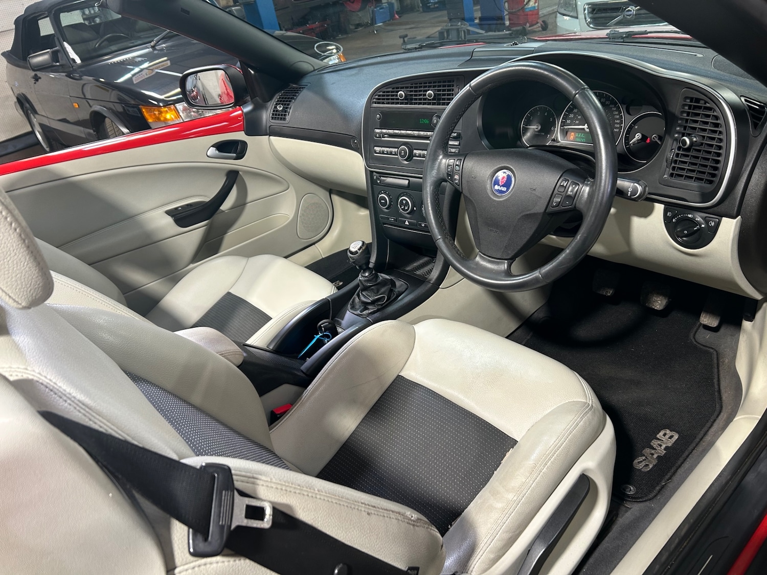 Used Saab 9-3 2010 for sale - 76693646: Photo 8