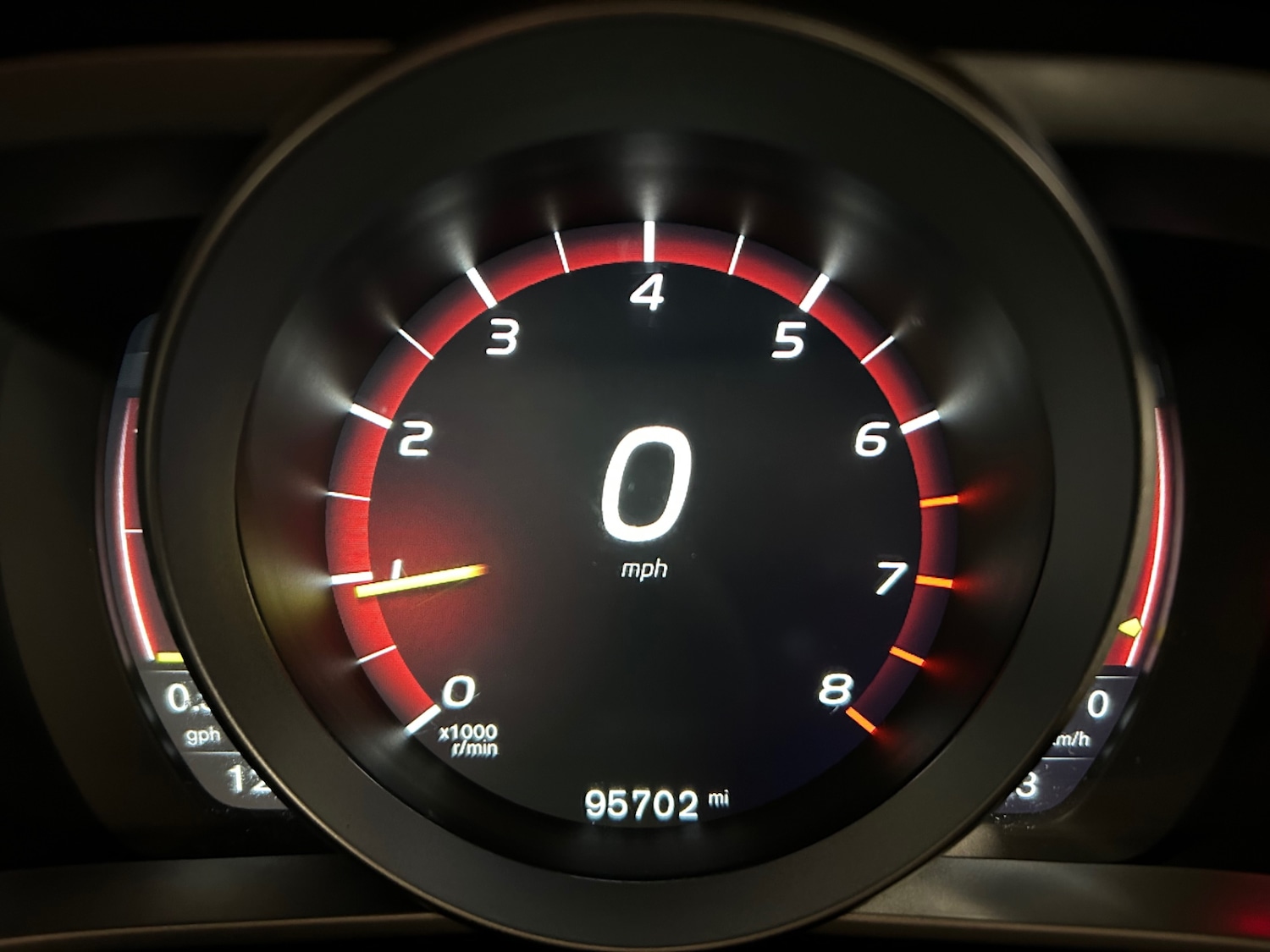 Used Volvo V40 2017 for sale - 77201039: Photo 10