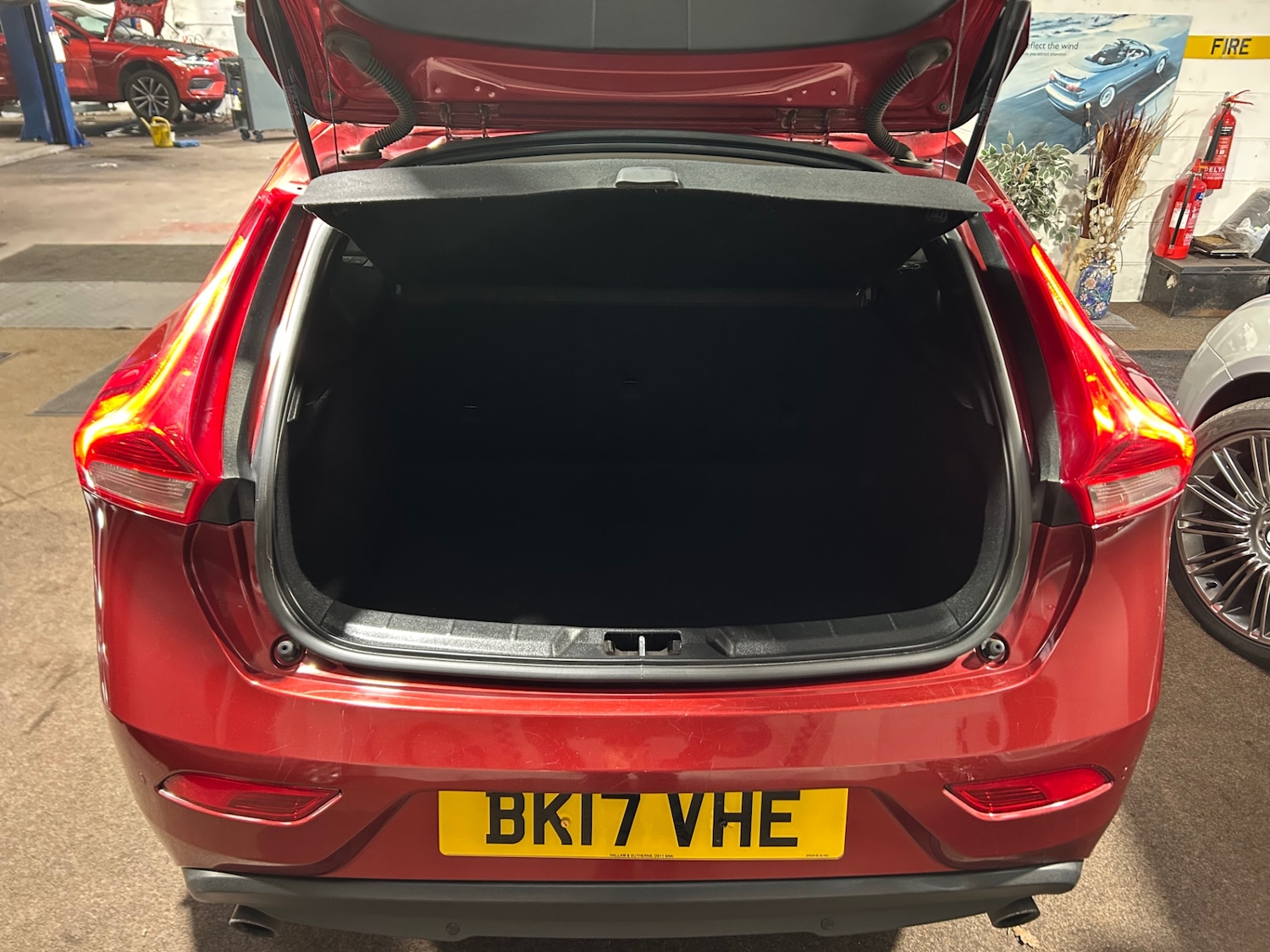 Used Volvo V40 2017 for sale - 77201039: Photo 7