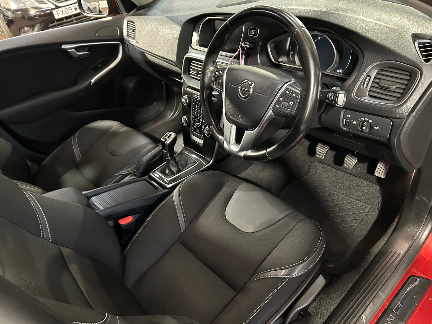 Used Volvo V40 2017 for sale - 77201039: Photo 9