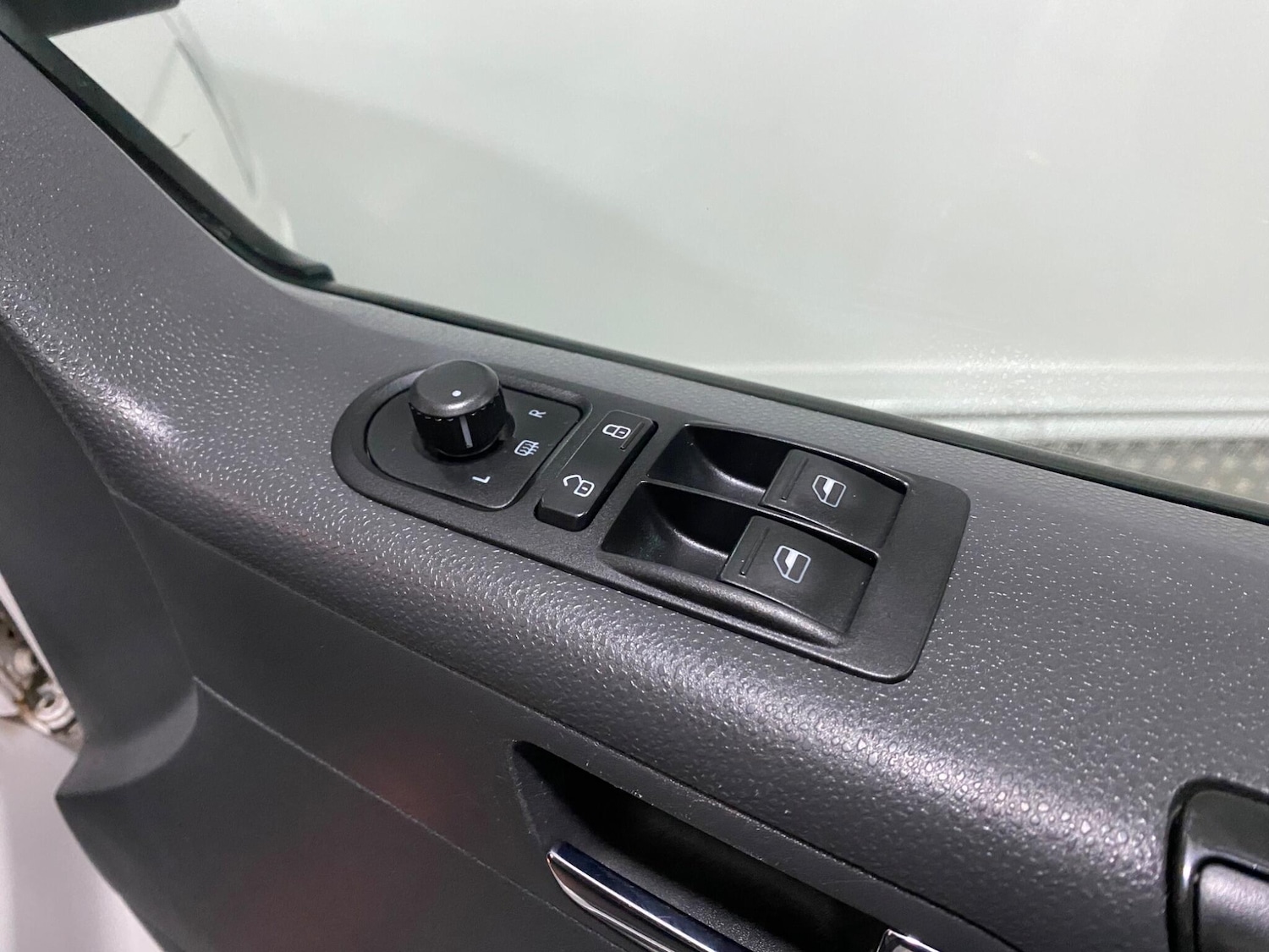 Used Volkswagen Transporter Shuttle 2015 for sale - 77143091: Photo 11