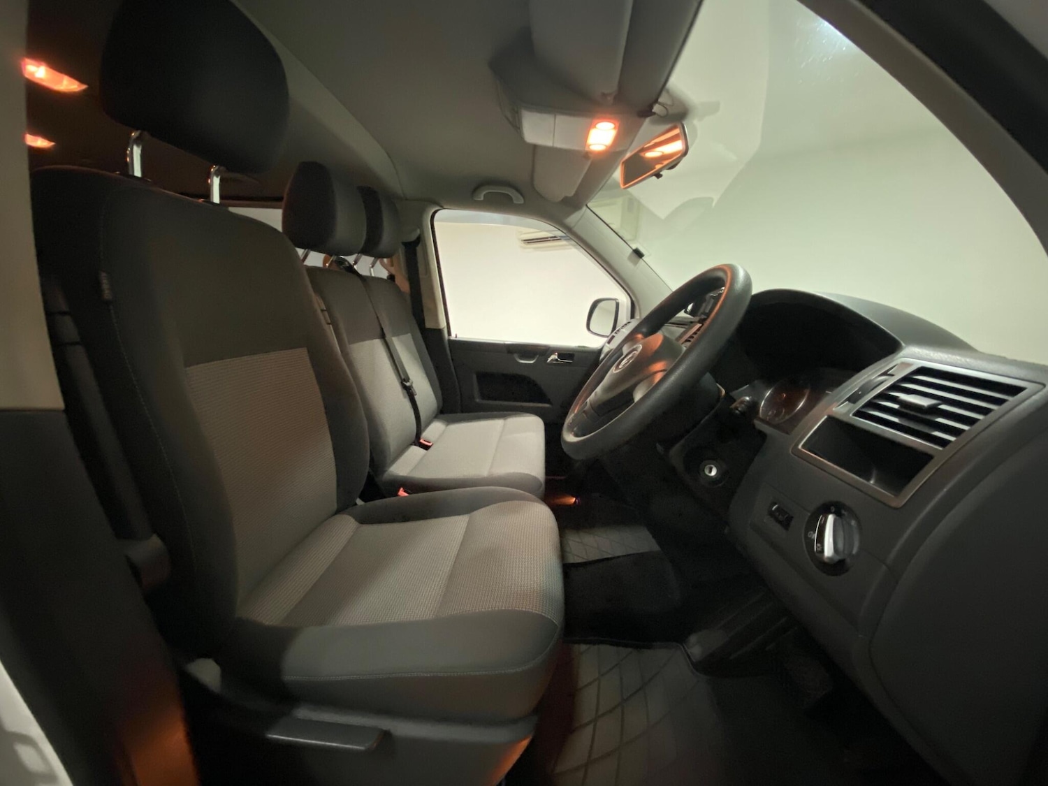 Used Volkswagen Transporter Shuttle 2015 for sale - 77143091: Photo 14