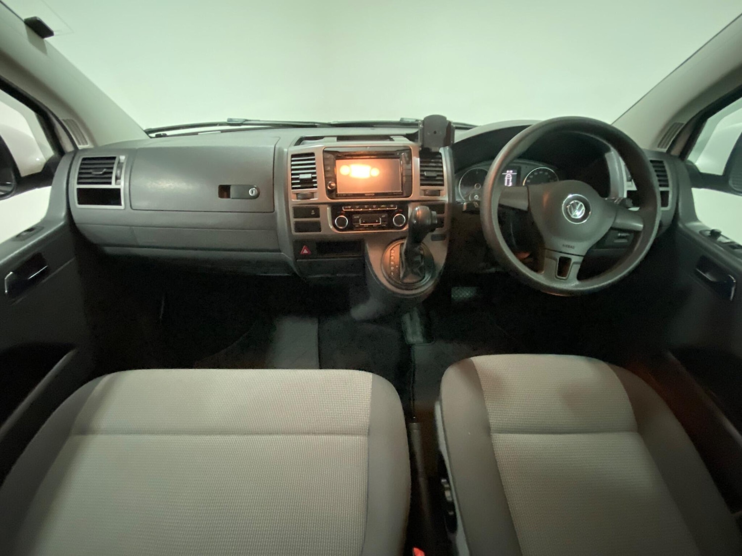 Used Volkswagen Transporter Shuttle 2015 for sale - 77143091: Photo 30