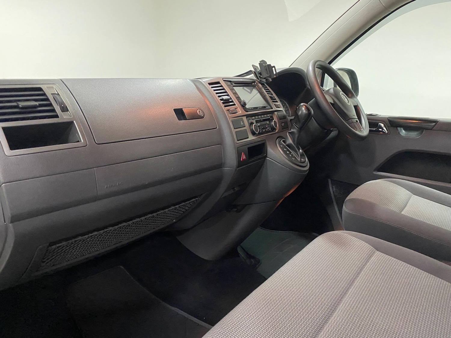 Used Volkswagen Transporter Shuttle 2015 for sale - 77143091: Photo 31