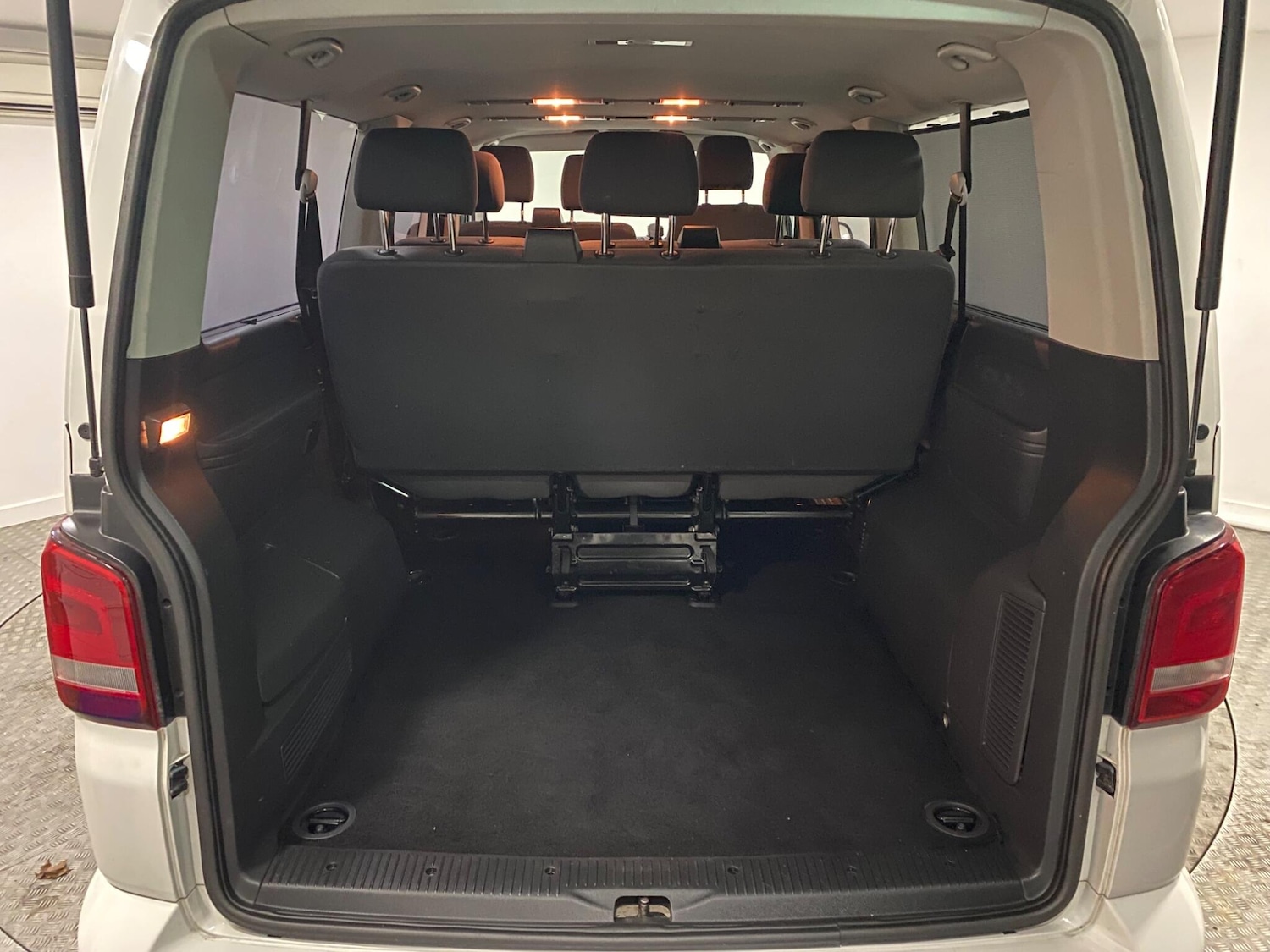 Used Volkswagen Transporter Shuttle 2015 for sale - 77143091: Photo 41