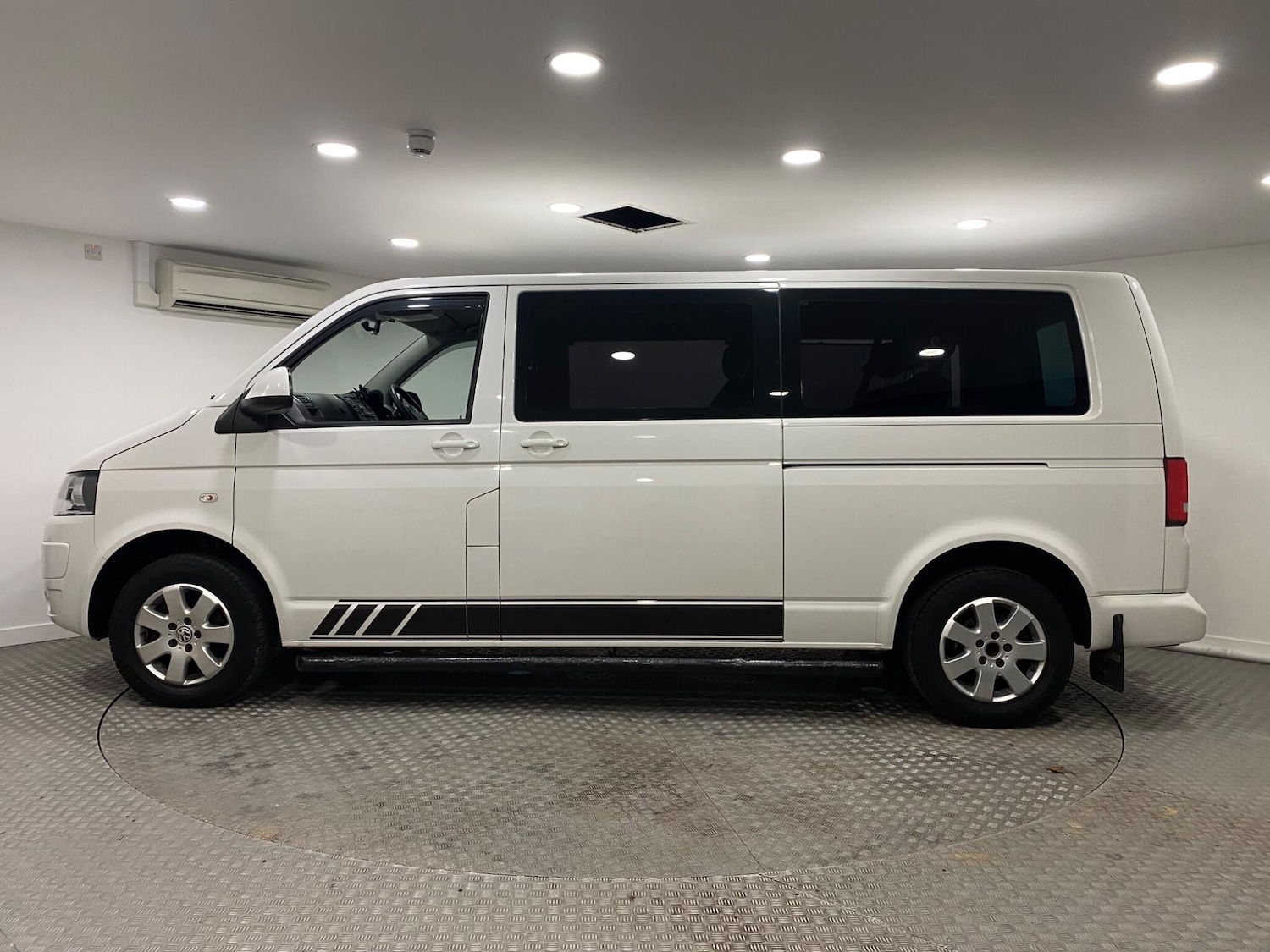 Used Volkswagen Transporter Shuttle 2015 for sale - 77143091: Photo 6