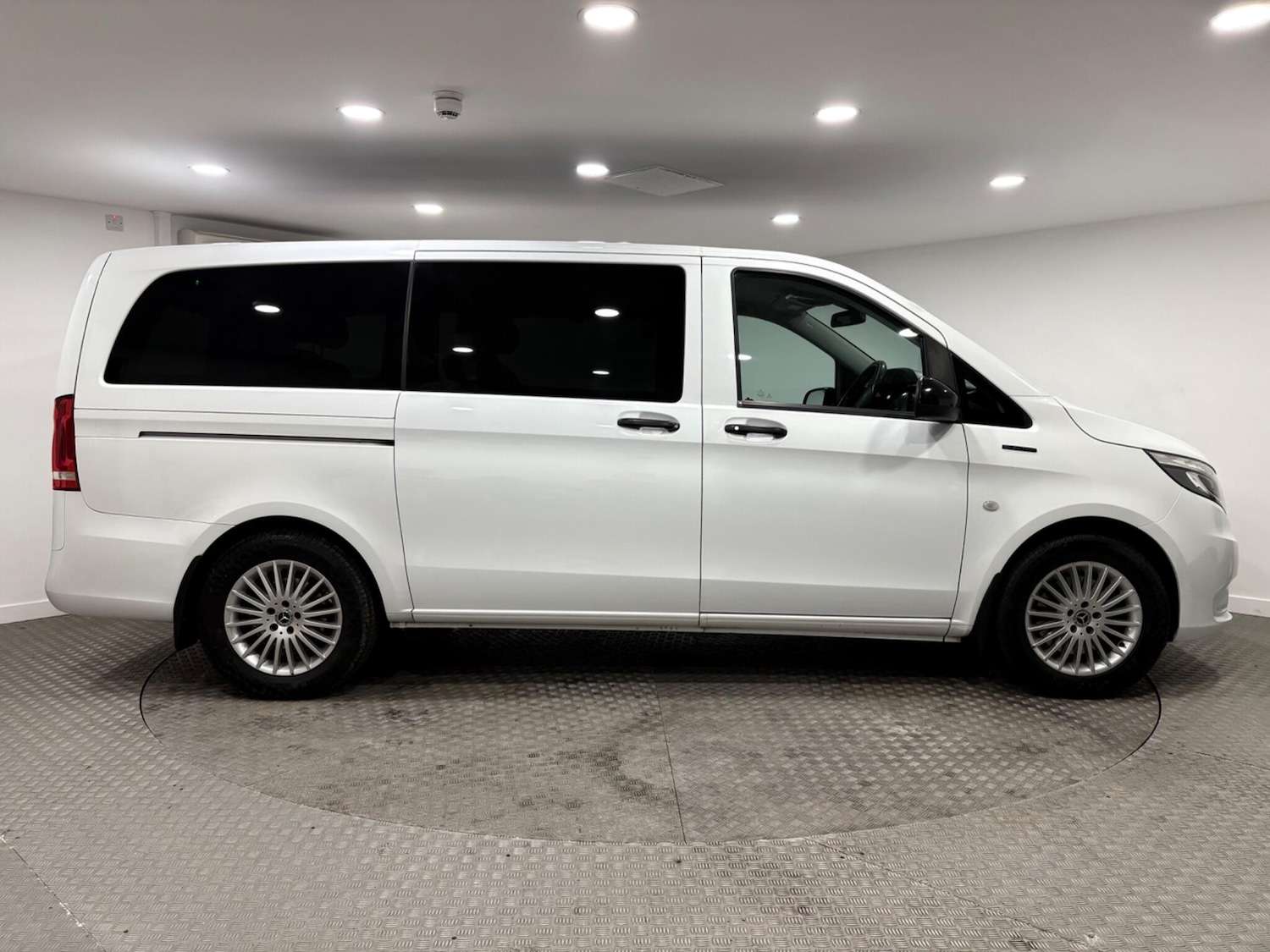 Used Mercedes-Benz Vito 2021 for sale - 77537158: Photo 2