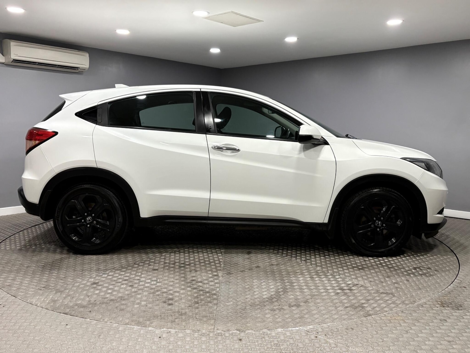Used Honda HR-V 2018 for sale - 78007649: Photo 2