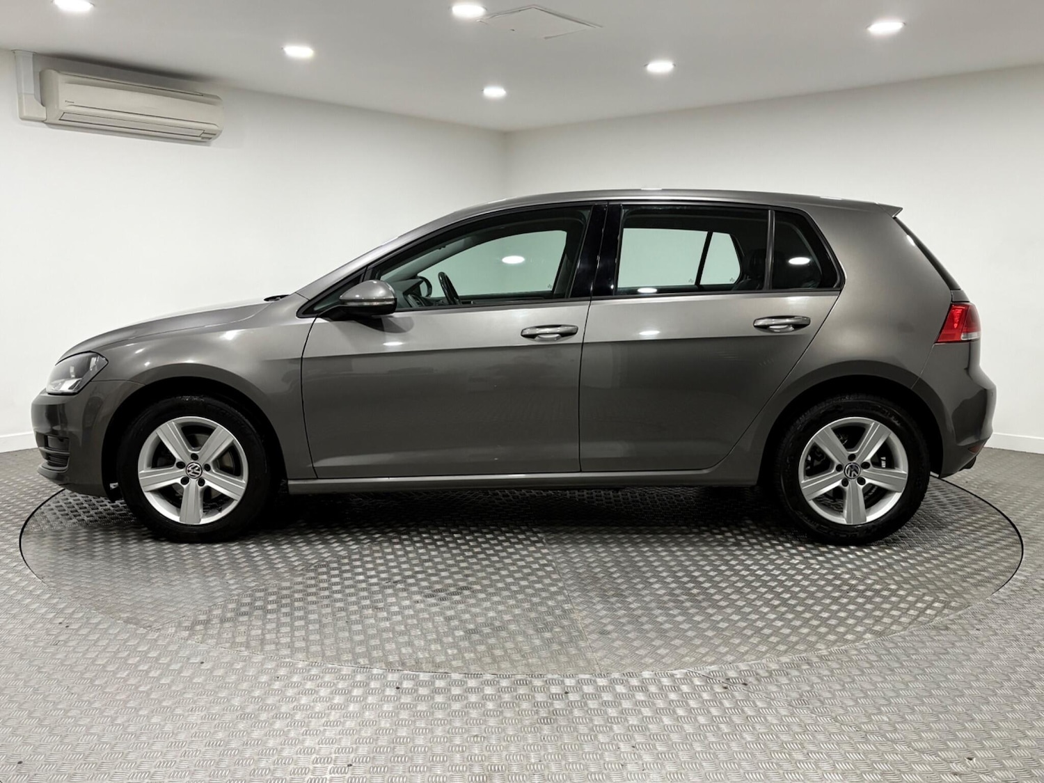 Used Volkswagen Golf 2014 for sale - 75866838: Photo 9