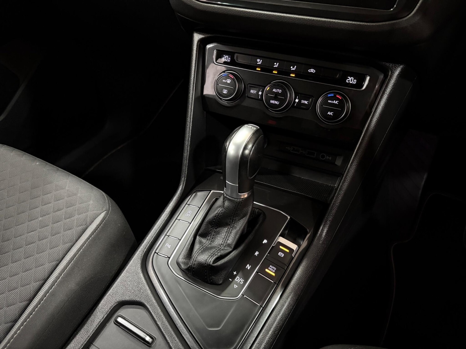 Used Volkswagen Tiguan 2017 for sale - 76527895: Photo 28