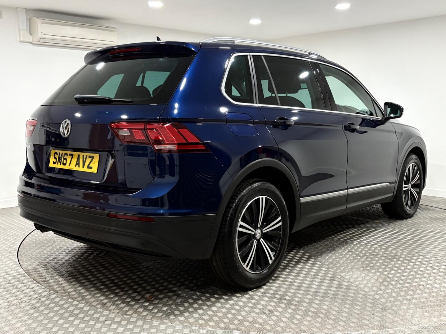 Used Volkswagen Tiguan 2017 for sale - 76527895: Photo 3
