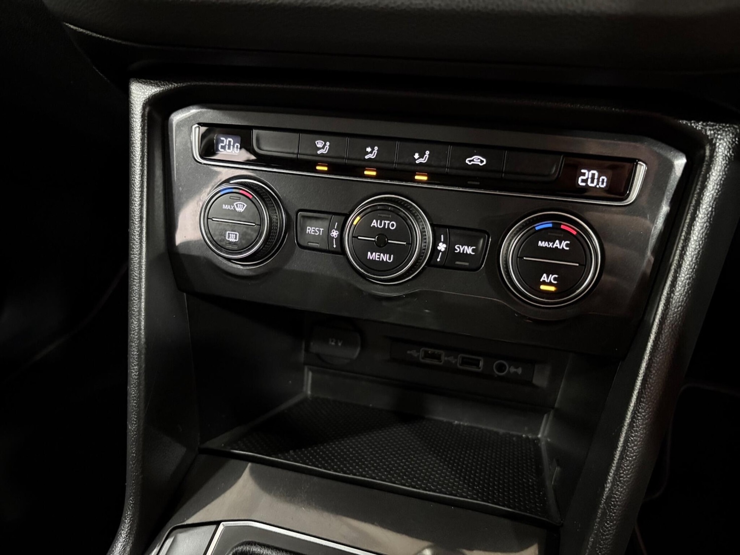 Used Volkswagen Tiguan 2017 for sale - 76527895: Photo 31