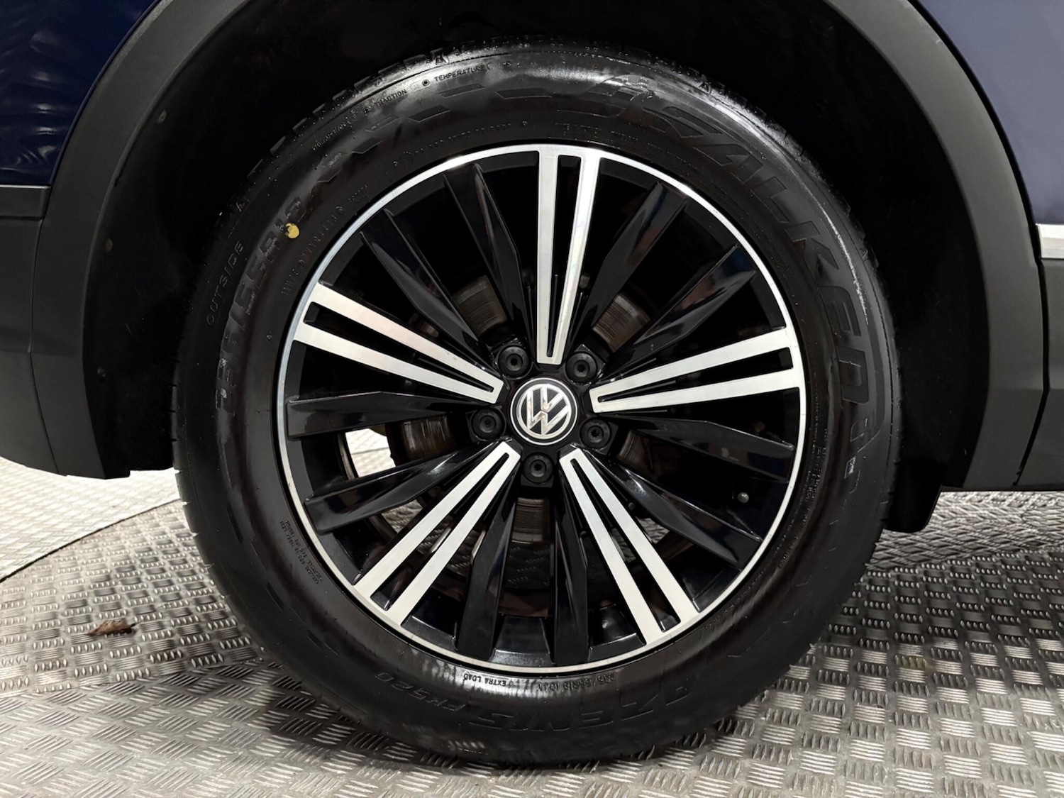 Used Volkswagen Tiguan 2017 for sale - 76527895: Photo 50