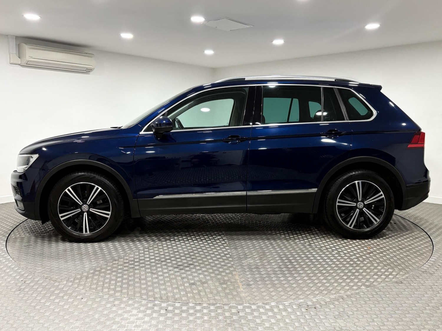 Used Volkswagen Tiguan 2017 for sale - 76527895: Photo 6