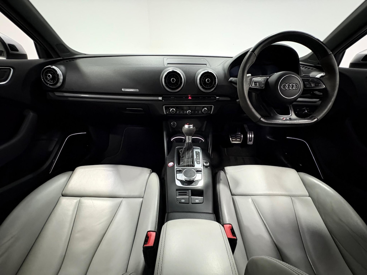 Used Audi RS3 2018 for sale - 77021231: Photo 10