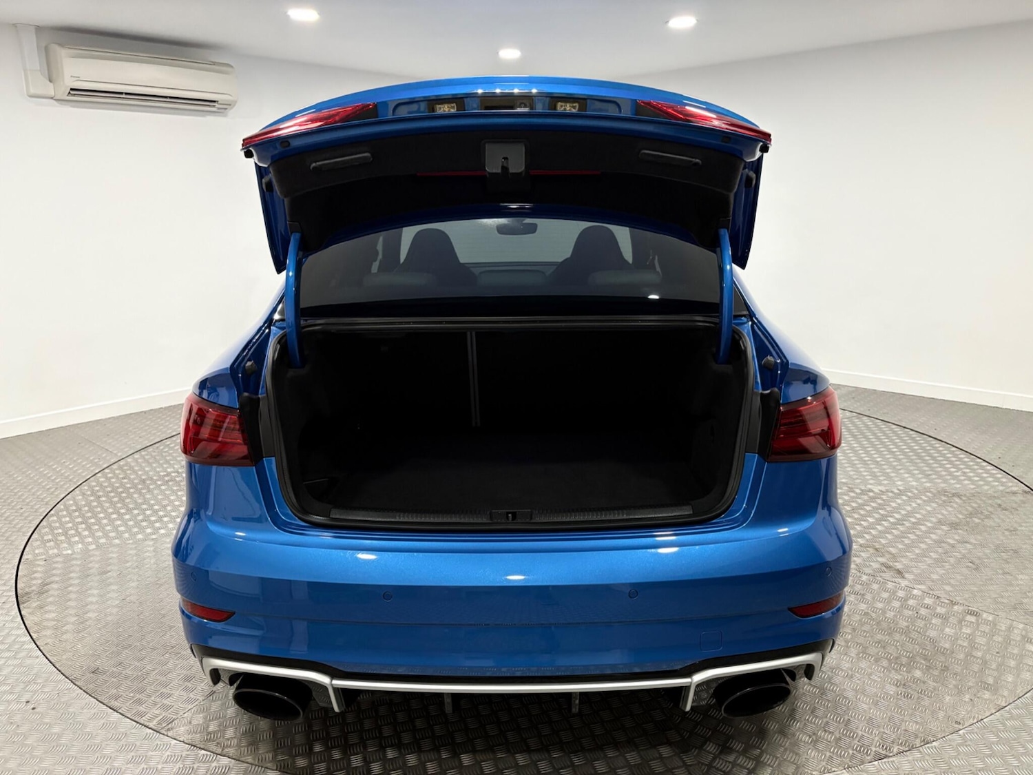 Used Audi RS3 2018 for sale - 77021231: Photo 45