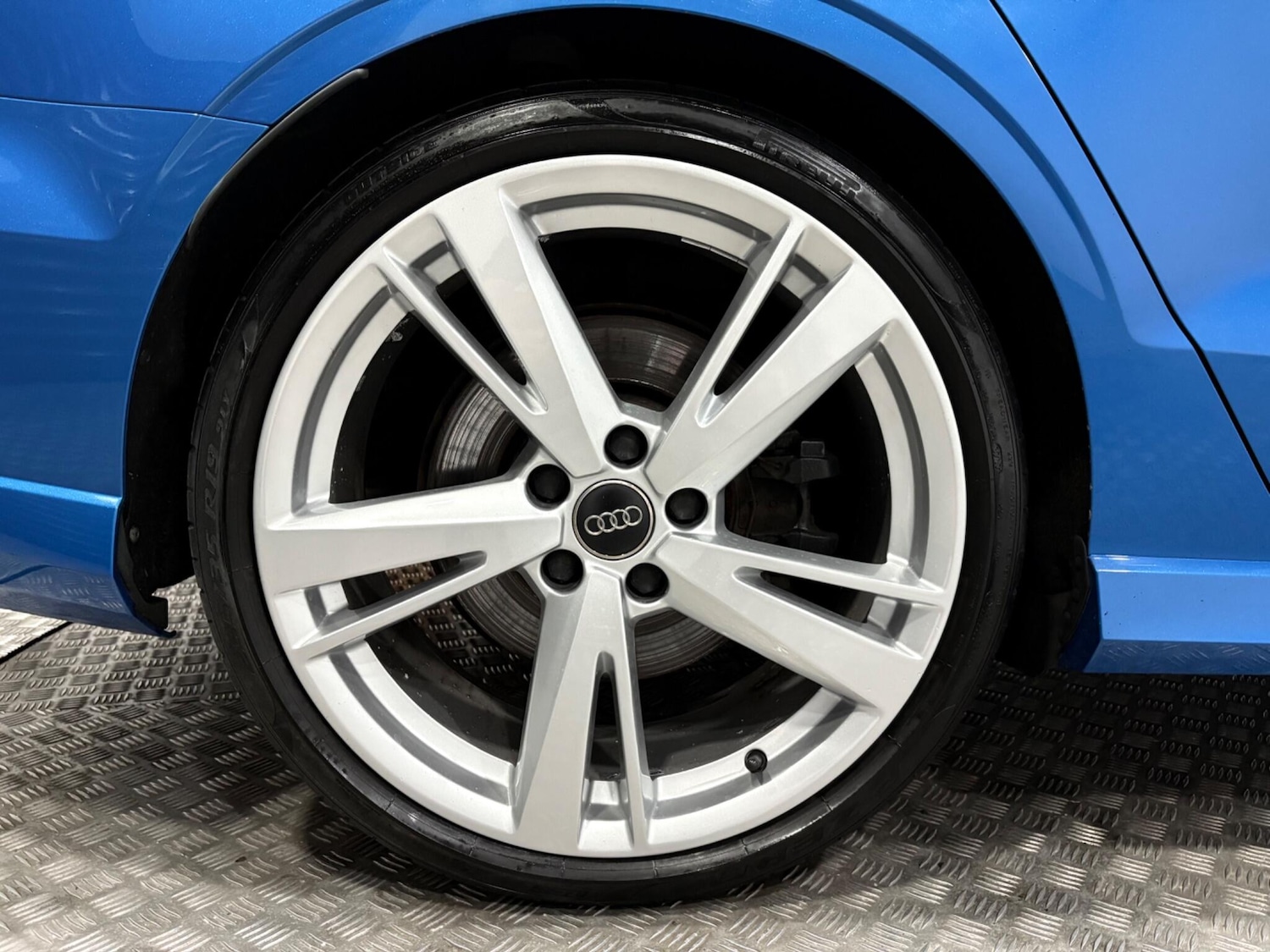 Used Audi RS3 2018 for sale - 77021231: Photo 55