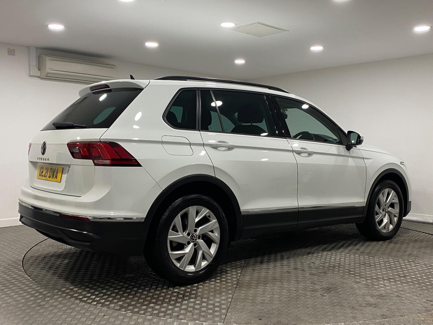 Used Volkswagen Tiguan 2021 for sale - 77109320: Photo 3