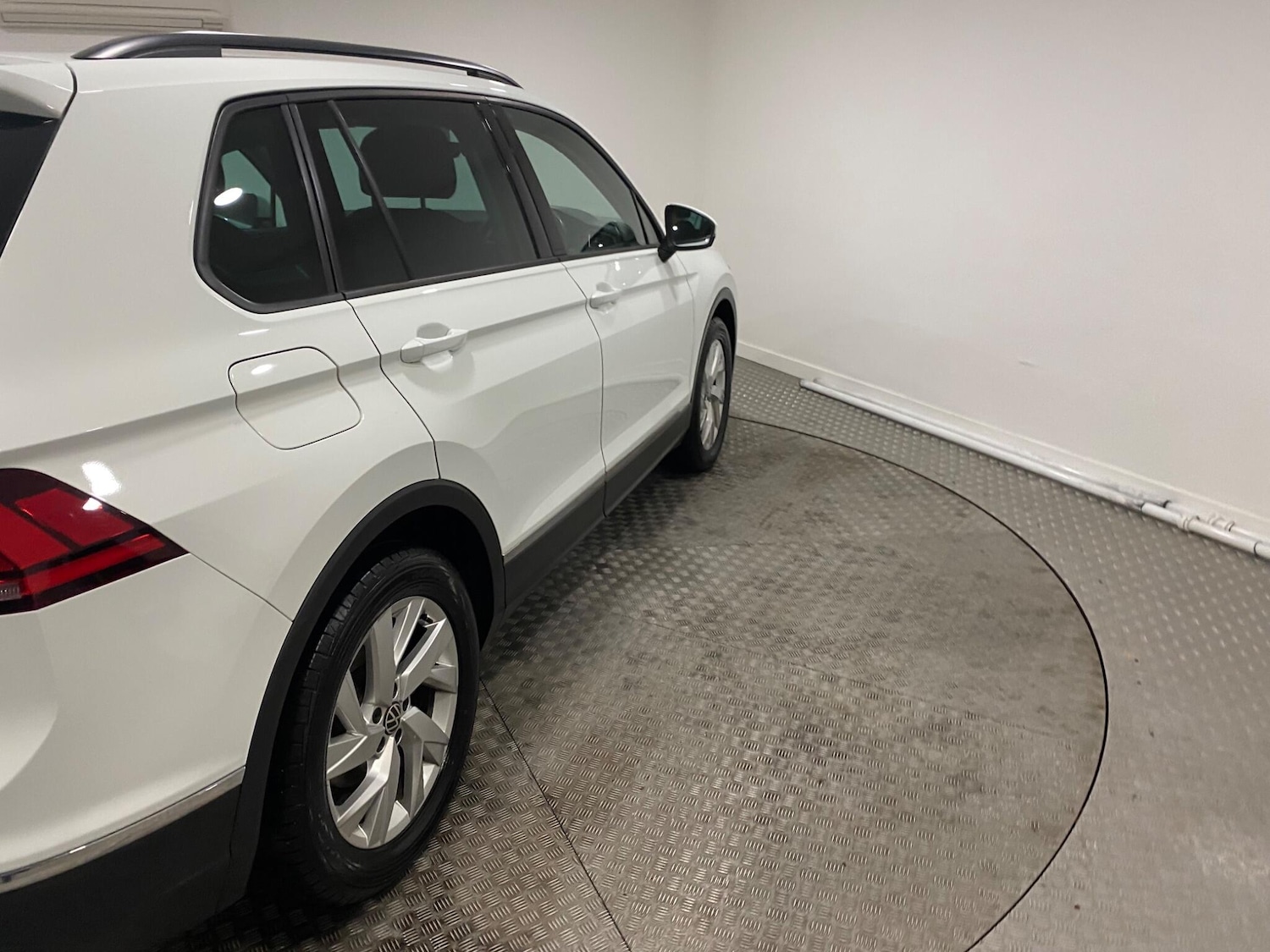 Used Volkswagen Tiguan 2021 for sale - 77109320: Photo 42
