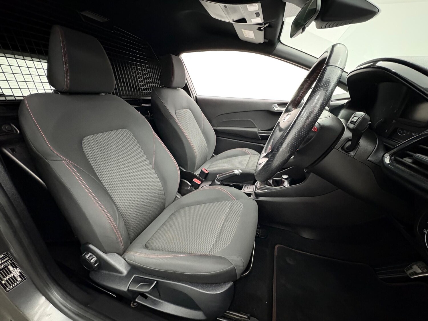 Used Ford Fiesta Van 2019 for sale - 75977981: Photo 11