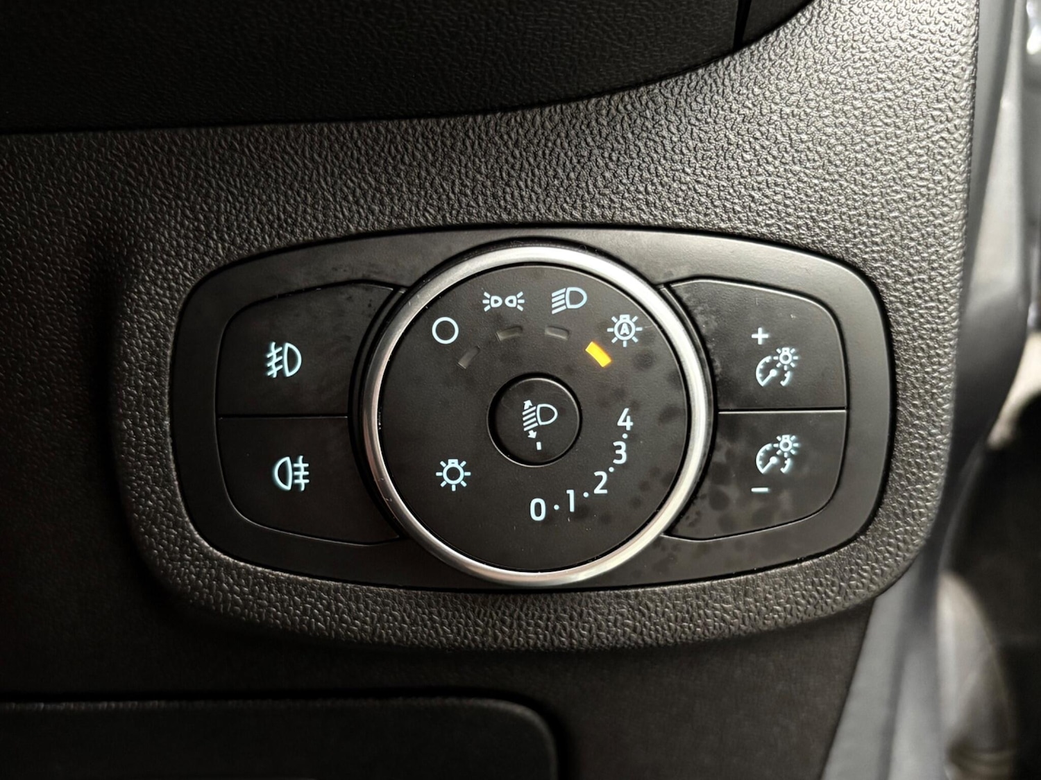 Used Ford Fiesta Van 2019 for sale - 75977981: Photo 32