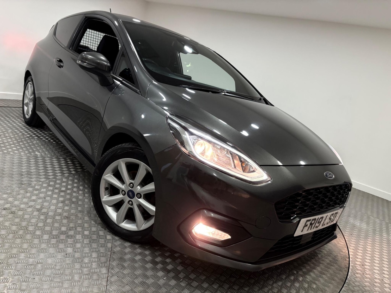 Used Ford Fiesta Van 2019 for sale - 75977981: Photo 38