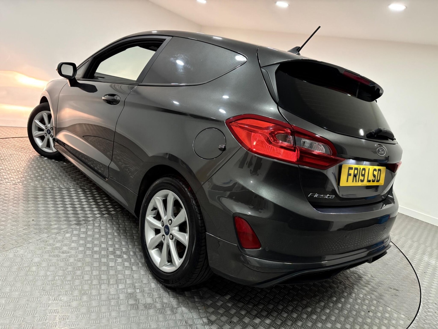 Used Ford Fiesta Van 2019 for sale - 75977981: Photo 39