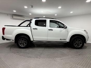 Used Isuzu D-Max 2015 for sale - 76701796: Photo