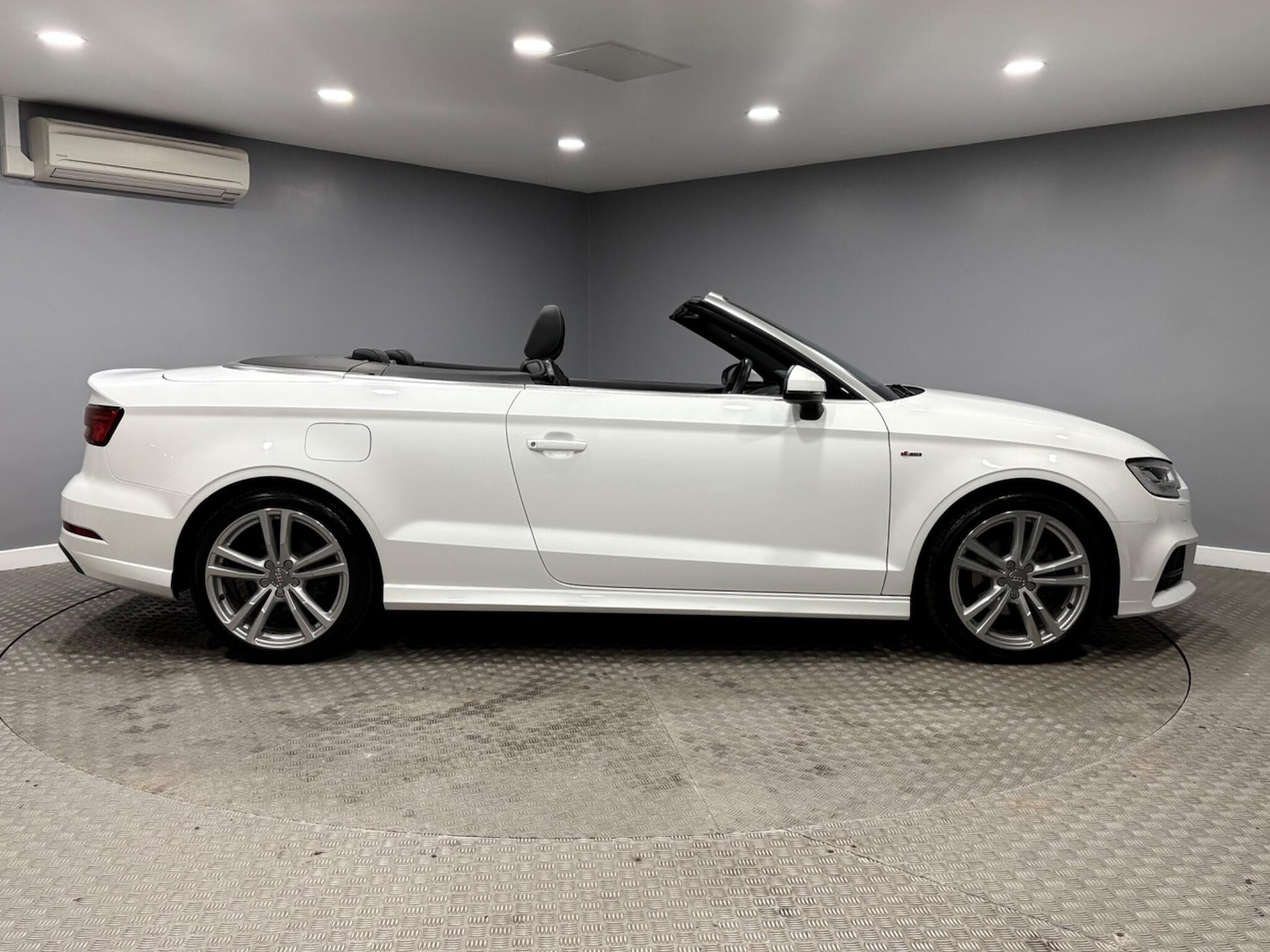 Used Audi A3 2016 for sale - 77537494: Photo 2