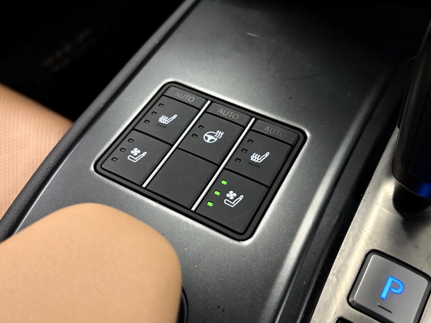 Used Lexus UX 2024 for sale - 76597445: Photo 34