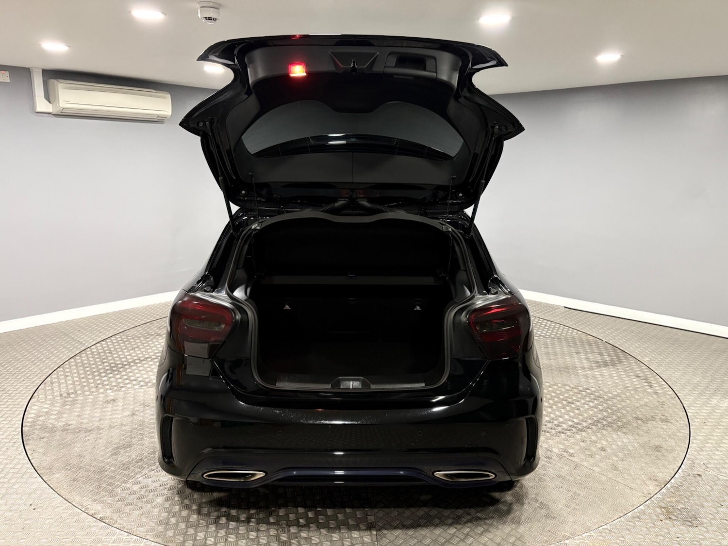 Used Mercedes-Benz A-Class 2018 for sale - 78100163: Photo 39