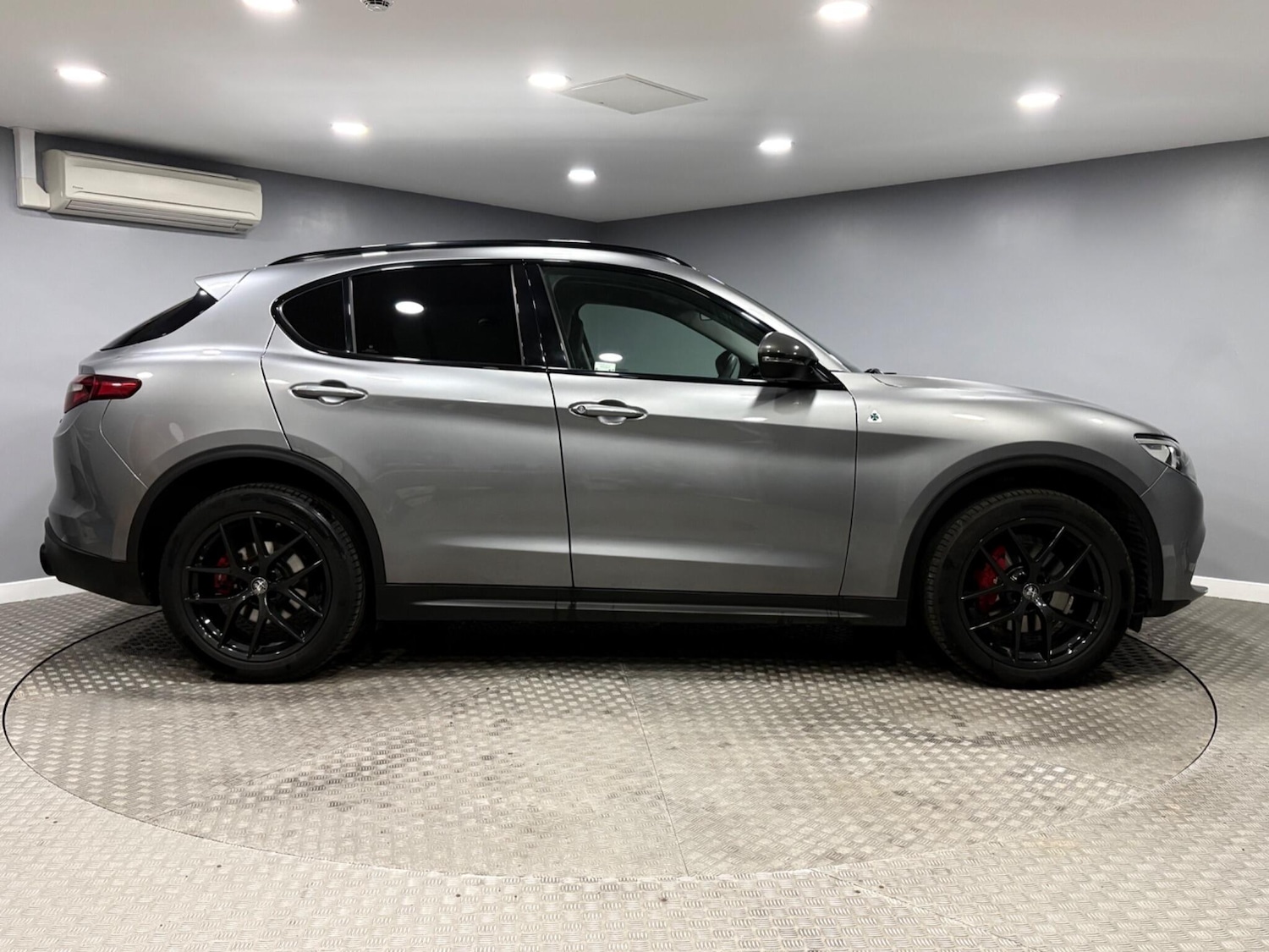 Used Alfa Romeo Stelvio for sale - 77670392: Photo 2