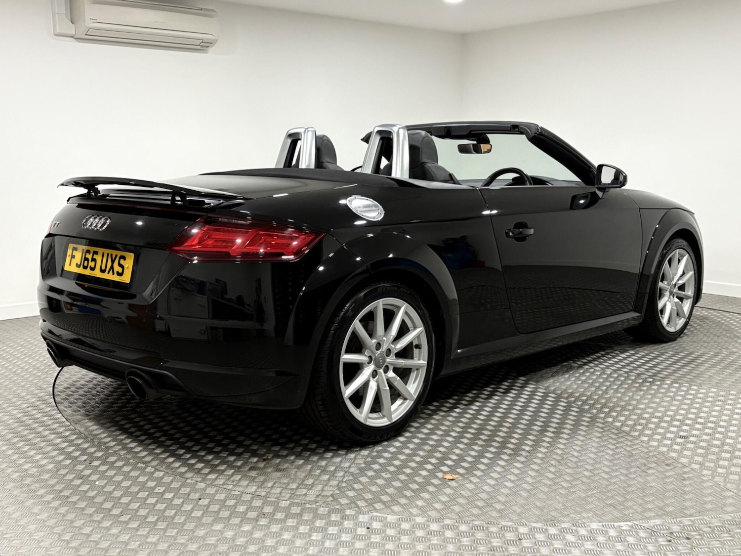 Used Audi TT 2015 for sale - 76174658: Photo 3
