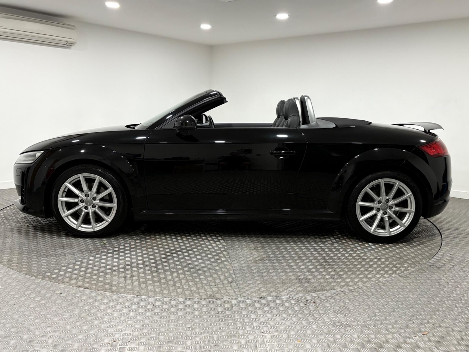 Used Audi TT 2015 for sale - 76174658: Photo 6