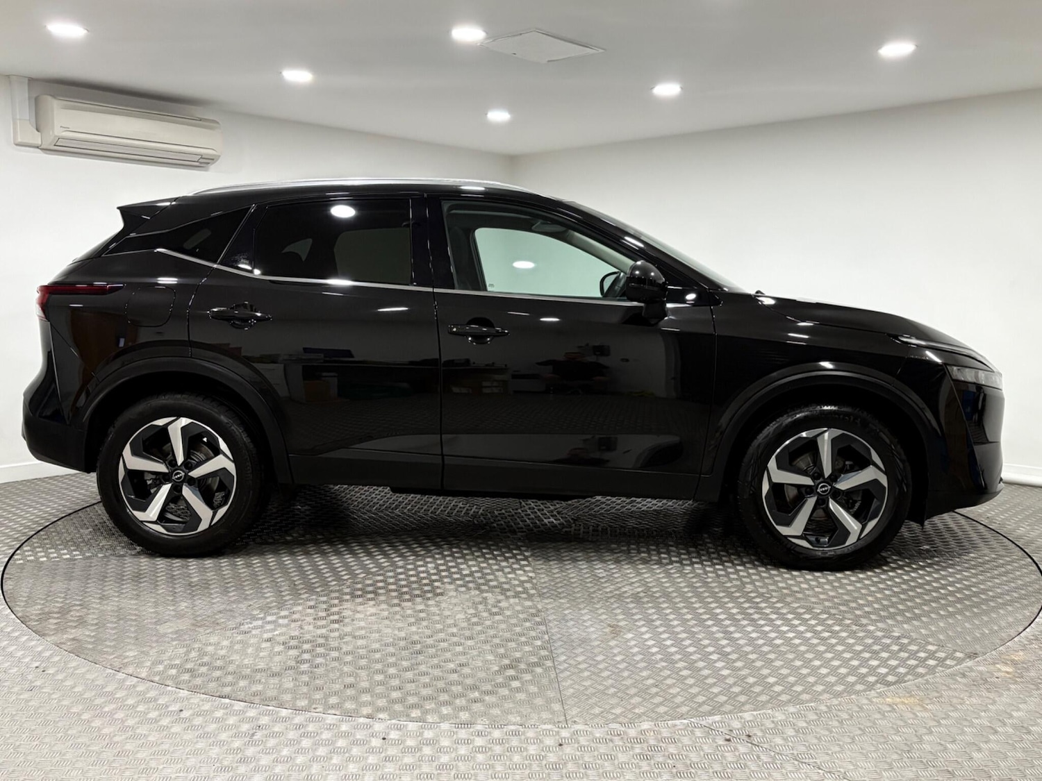 Used Nissan Qashqai 2022 for sale - 77021329: Photo 2