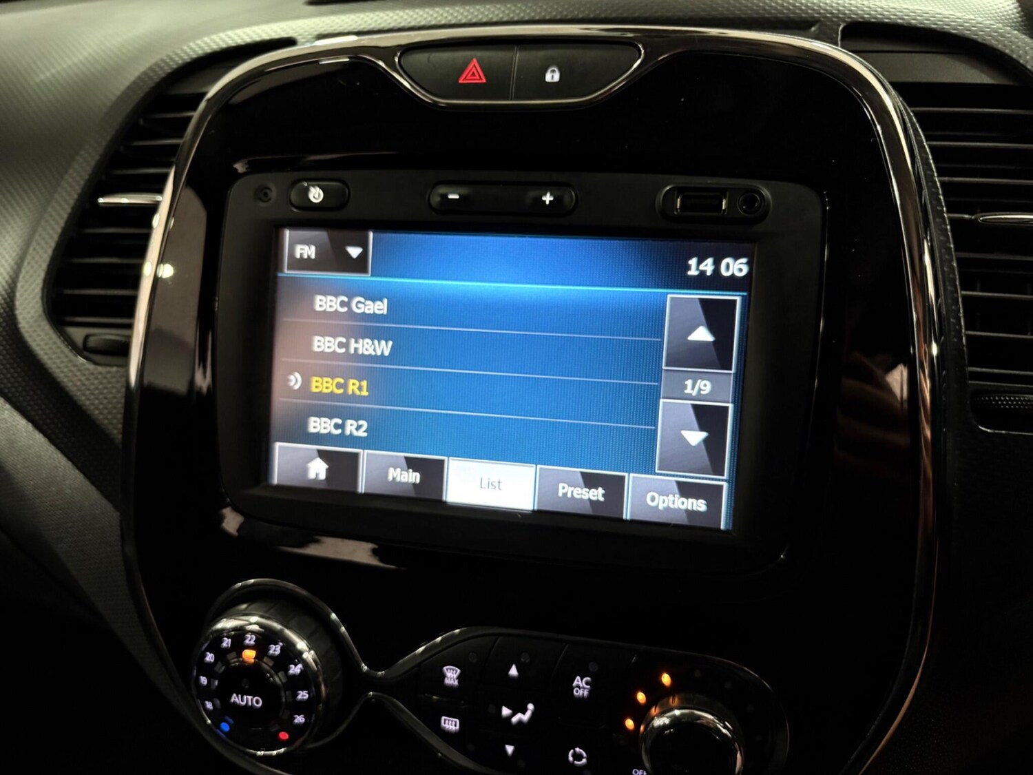 Used Renault Captur 2014 for sale - 77624940: Photo 22