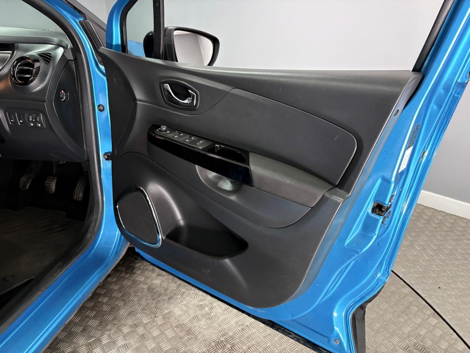 Used Renault Captur 2014 for sale - 77624940: Photo 32