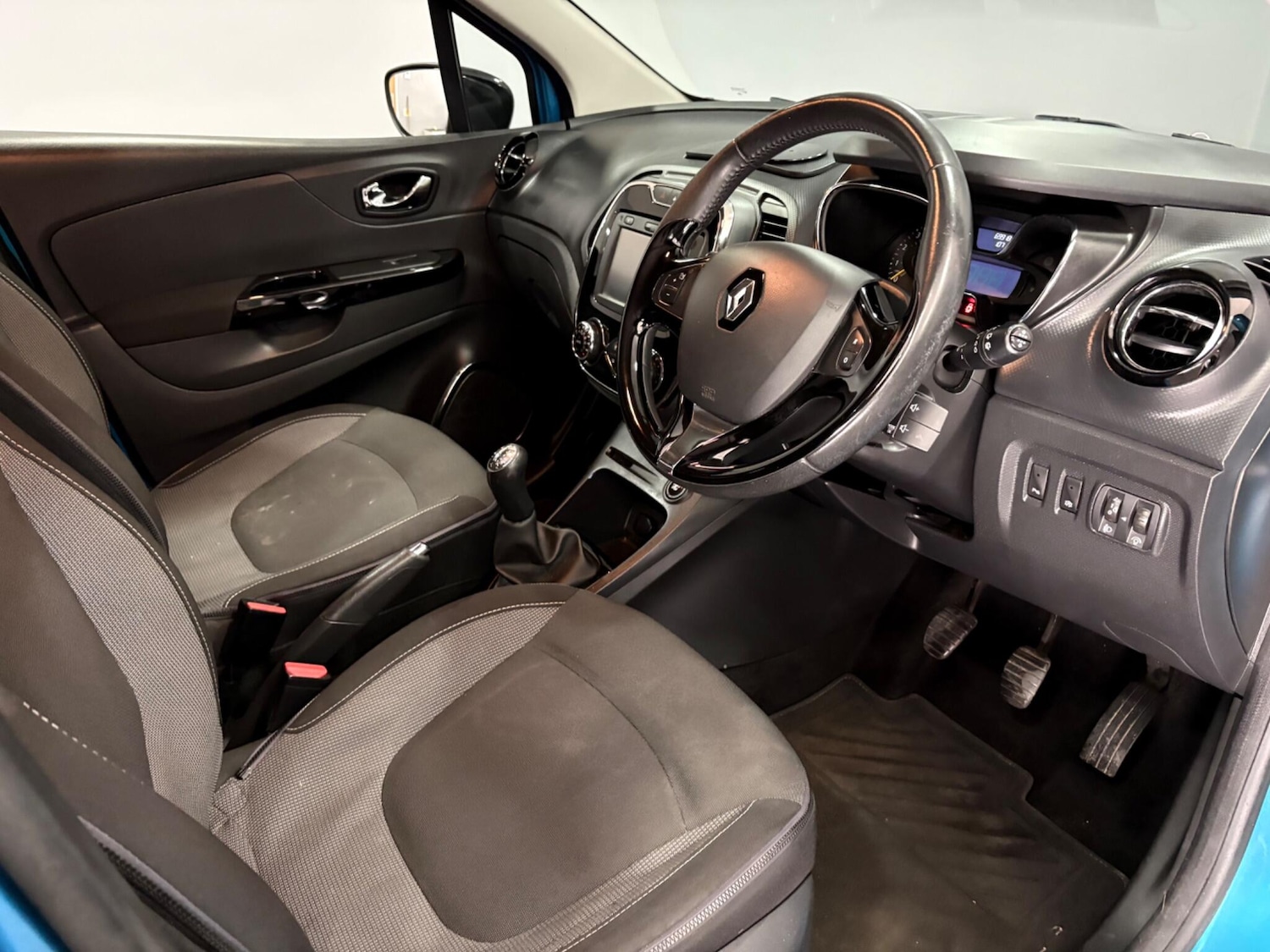 Used Renault Captur 2014 for sale - 77624940: Photo 9