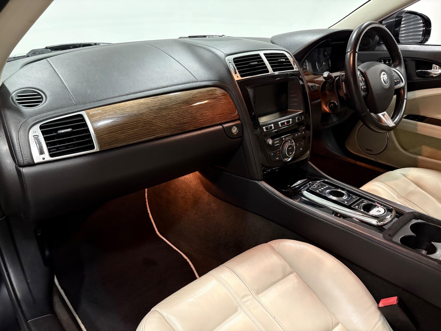 Used Jaguar XK 2013 for sale - 77203573: Photo 10